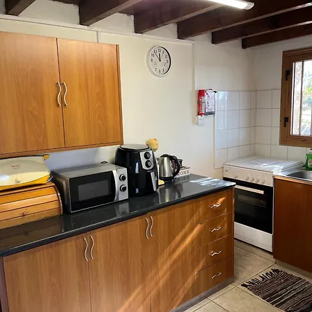Friendly Villagehouse בית נופש פאפוס